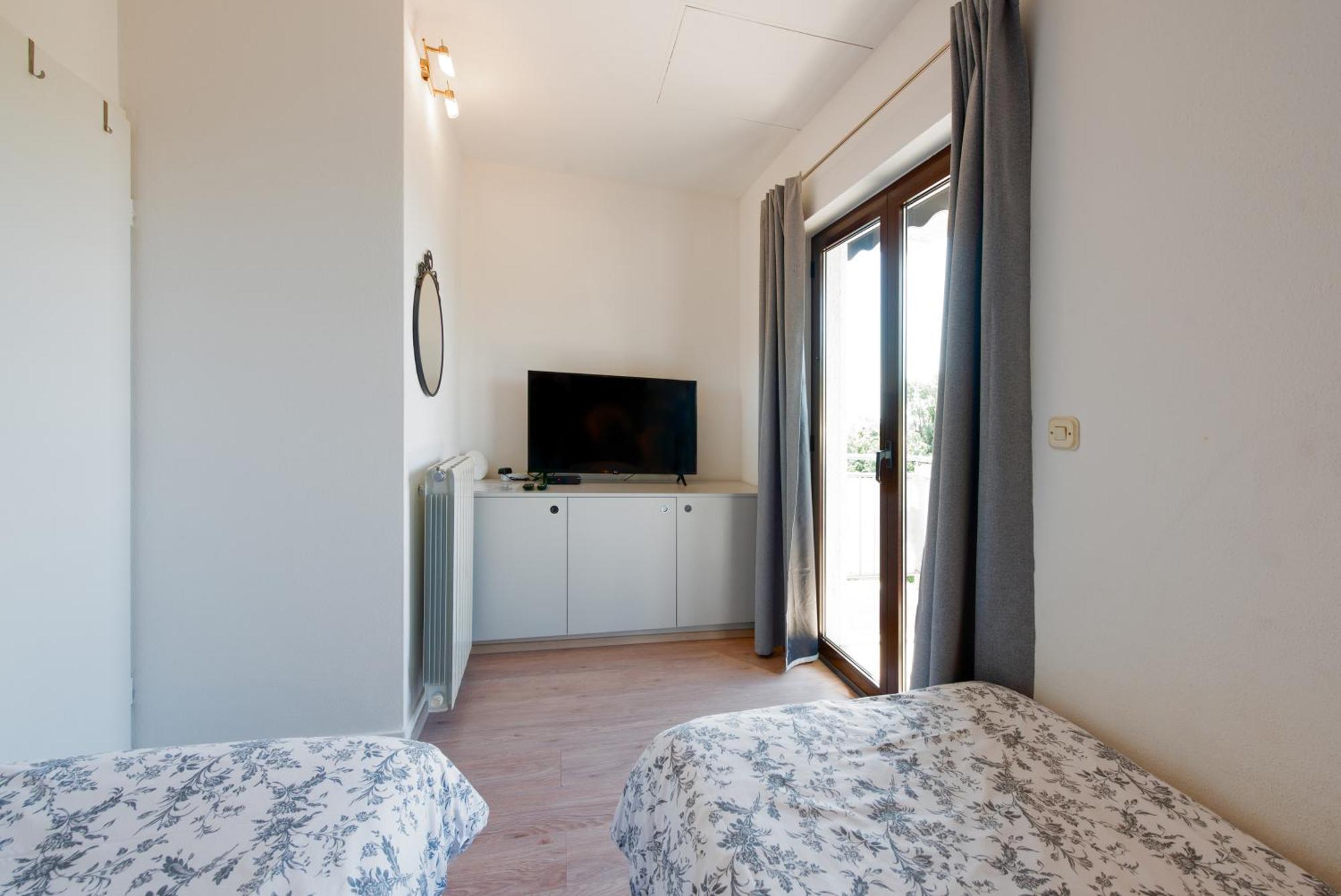 Apartments Dorijan With Pool Matulji Bagian luar foto