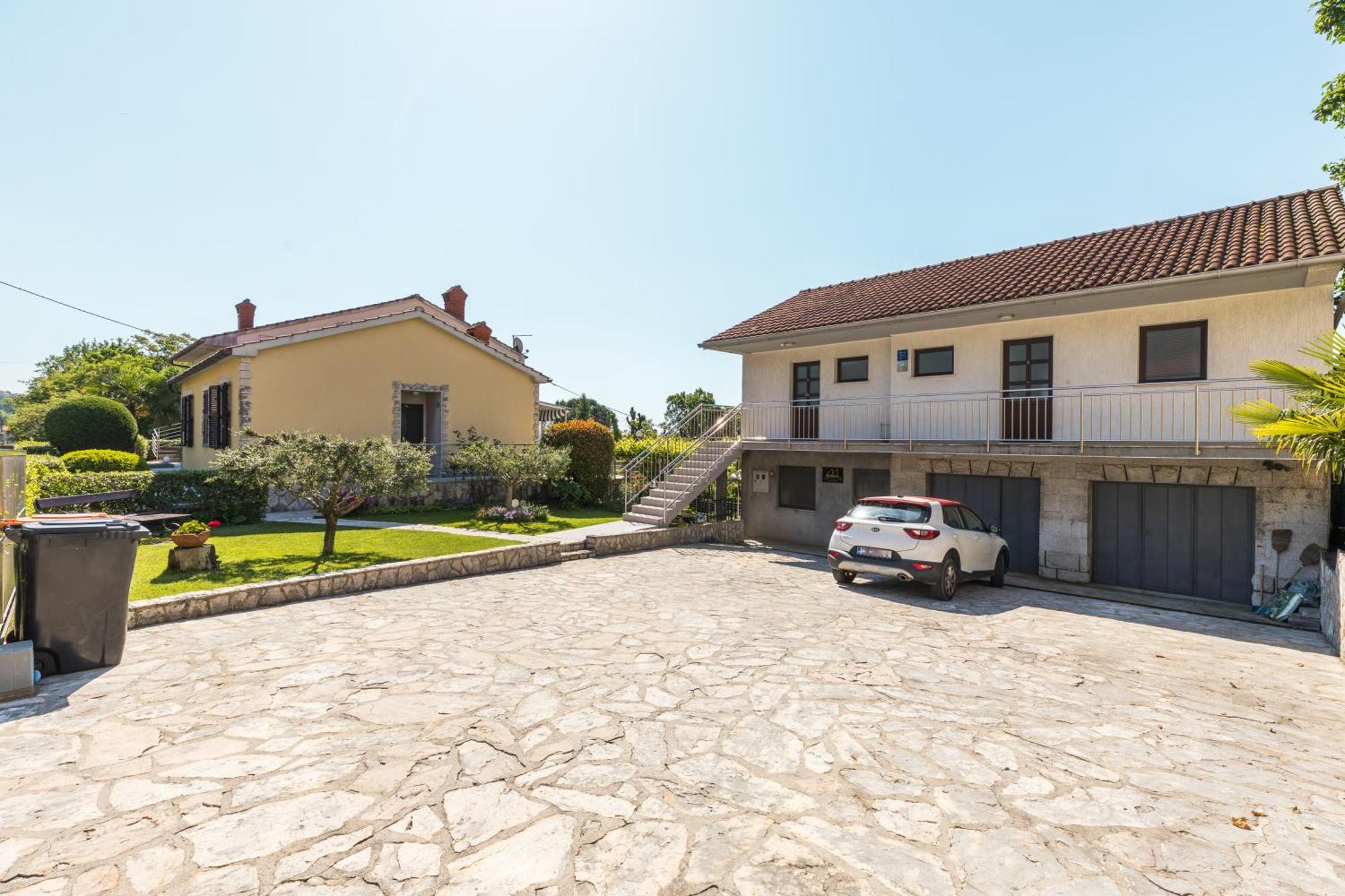 Apartments Dorijan With Pool Matulji Bagian luar foto
