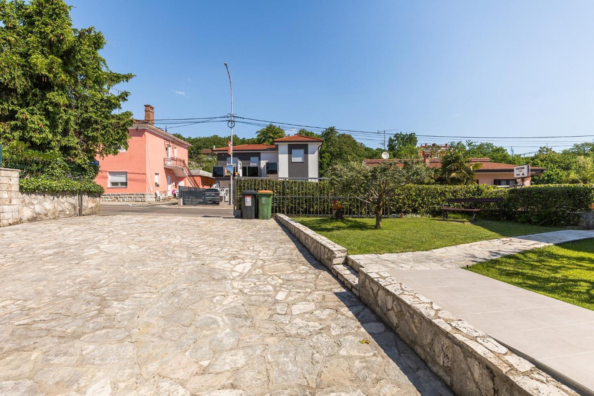 Apartments Dorijan With Pool Matulji Bagian luar foto