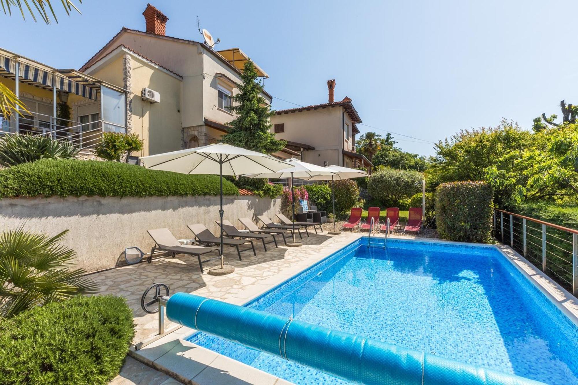 Apartments Dorijan With Pool Matulji Bagian luar foto