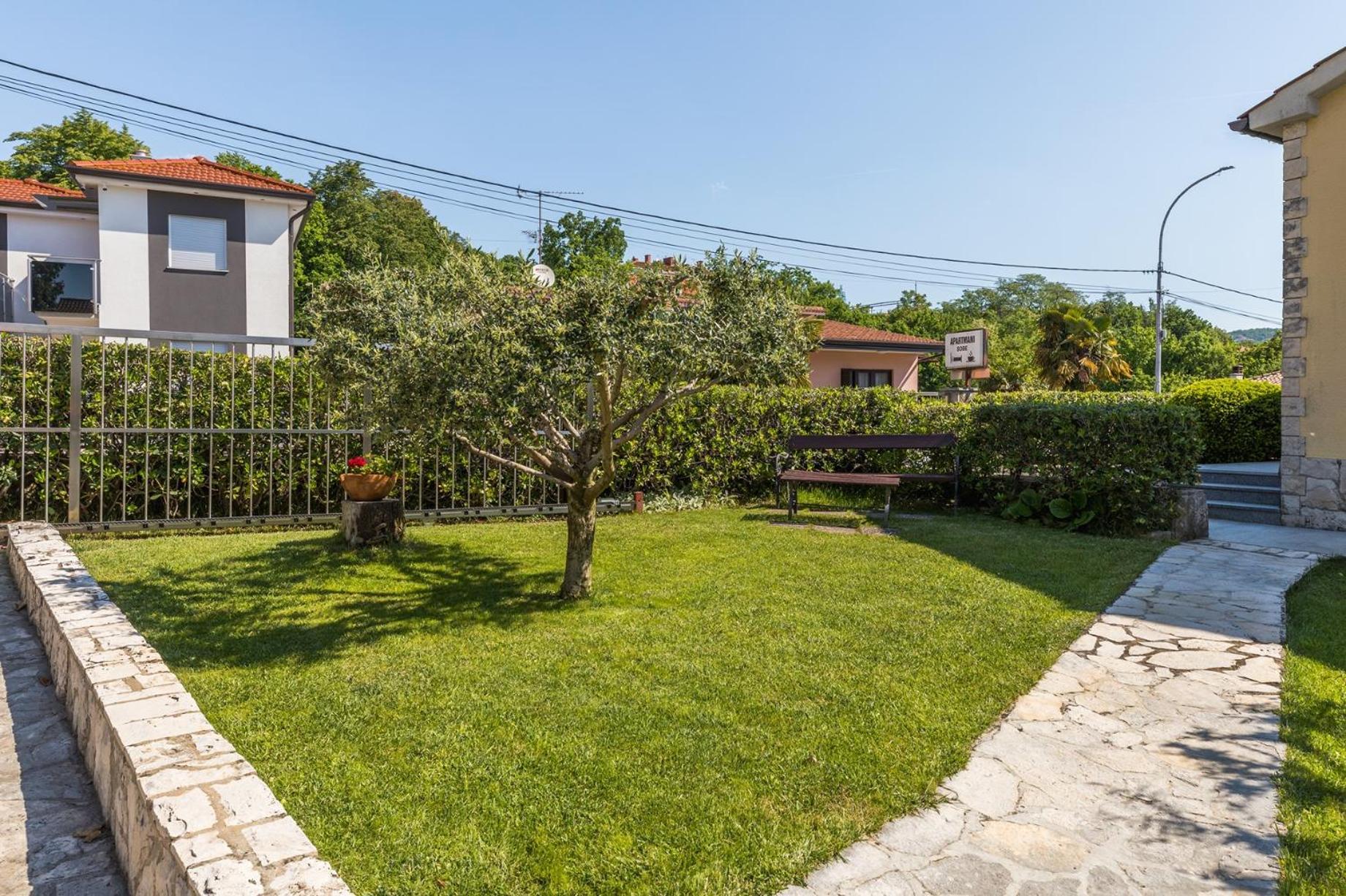 Apartments Dorijan With Pool Matulji Bagian luar foto